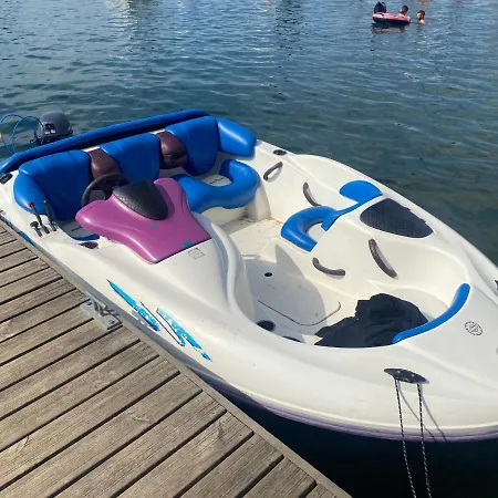 Park Wodny Cieszyno 펜션 *